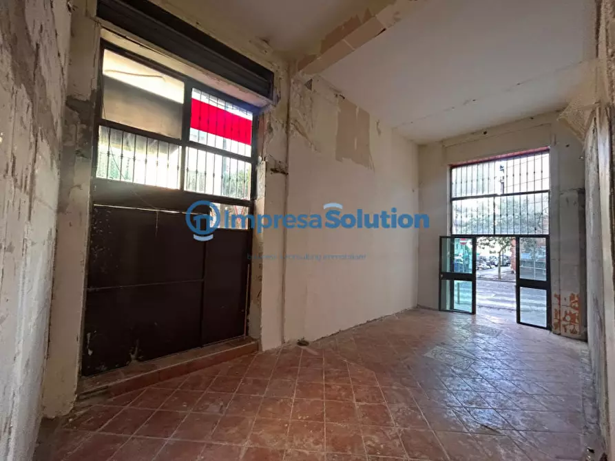 Immagine 10 di Negozio in affitto  in Via Giuseppe Orsi a Napoli