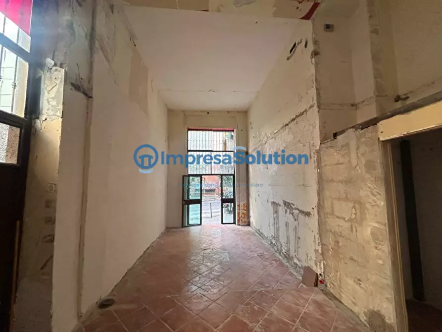 Immagine 11 di Negozio in affitto  in Via Giuseppe Orsi a Napoli