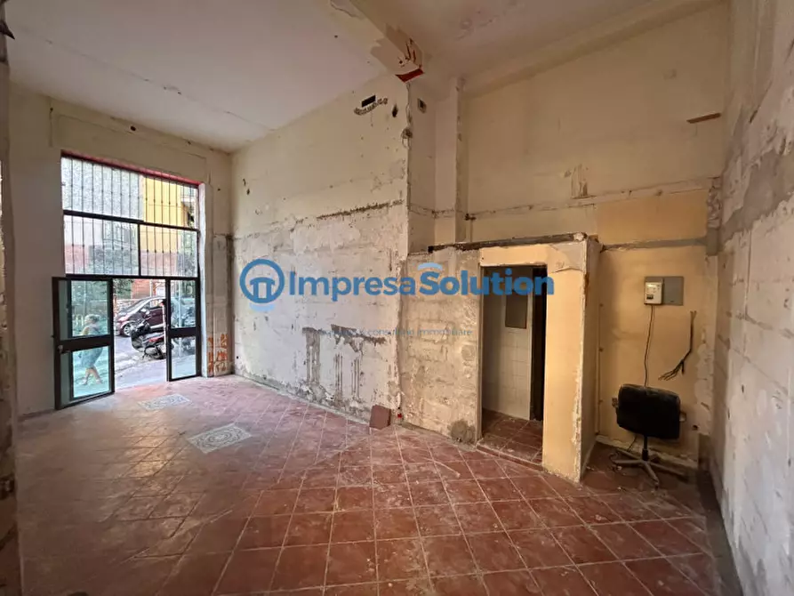 Immagine 12 di Negozio in affitto  in Via Giuseppe Orsi a Napoli