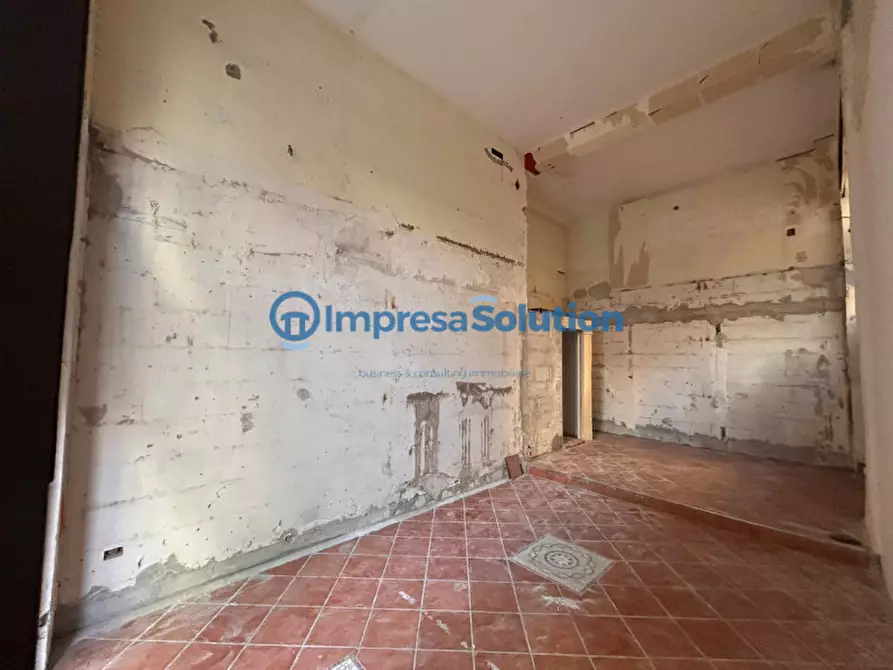 Immagine 14 di Negozio in affitto  in Via Giuseppe Orsi a Napoli