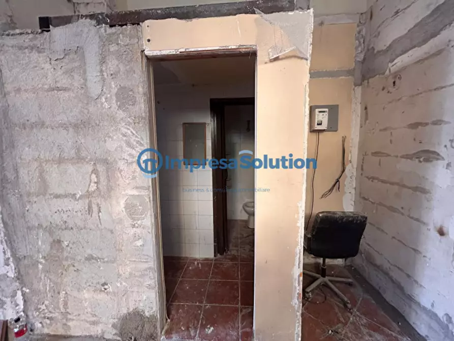 Immagine 15 di Negozio in affitto  in Via Giuseppe Orsi a Napoli