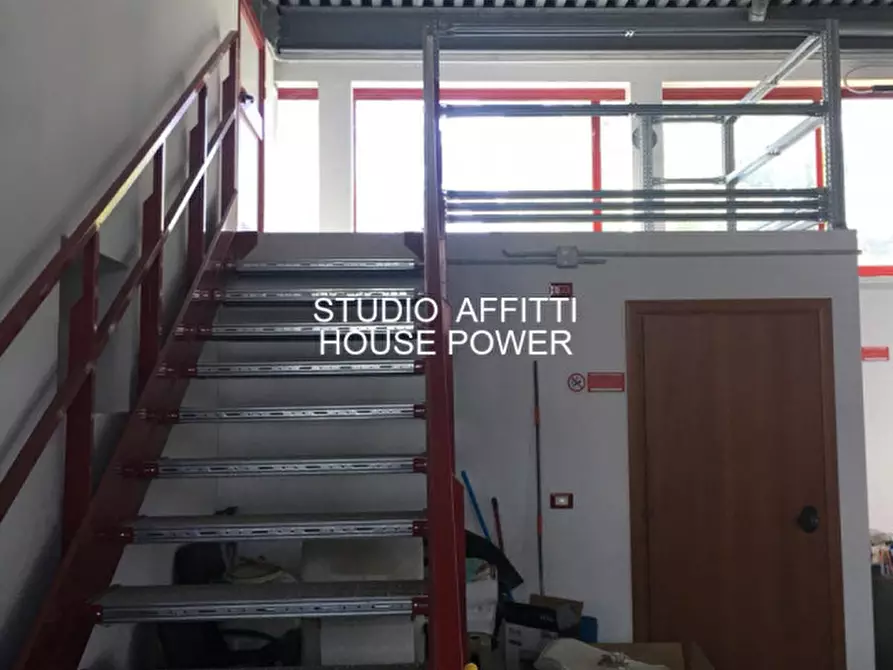 Immagine 1 di Magazzino in affitto  in via Cavallotti a Montesilvano