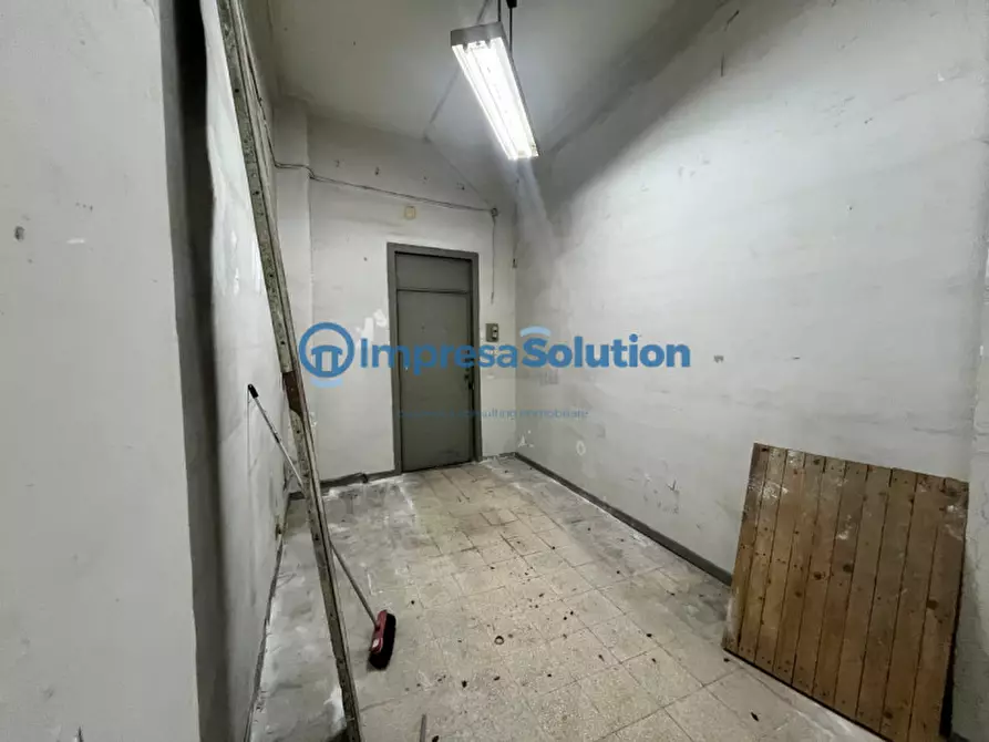 Immagine 9 di Negozio in affitto  in Corso Arnaldo Lucci a Napoli