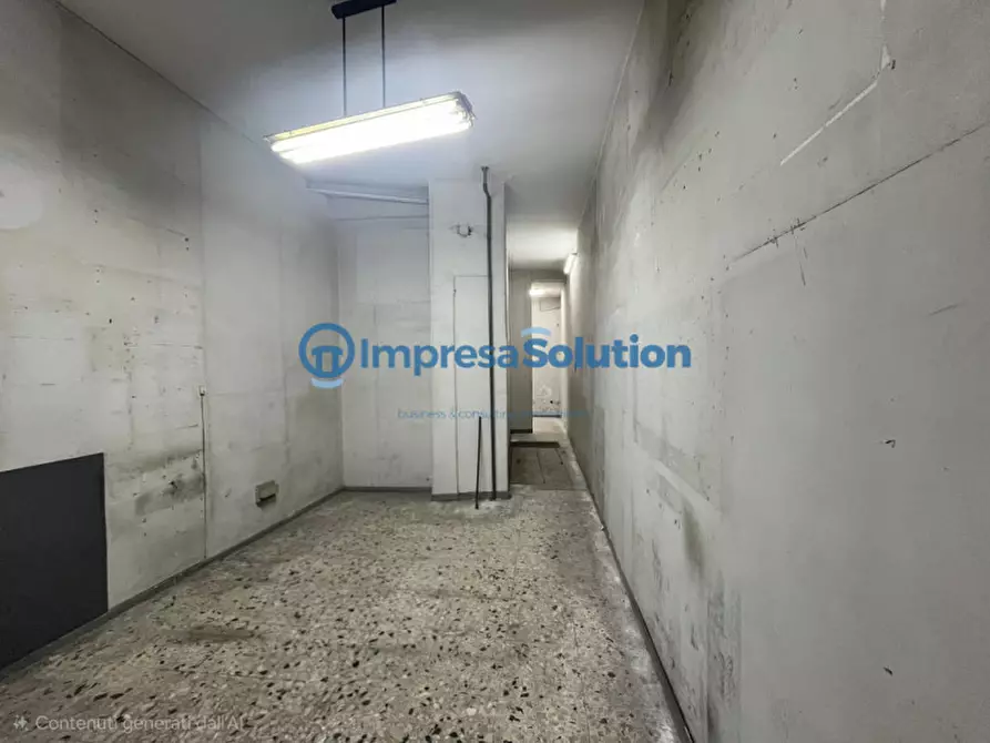 Immagine 12 di Negozio in affitto  in Corso Arnaldo Lucci a Napoli