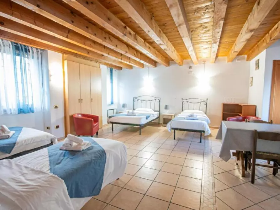 Immagine 19 di Bed & Breakfast in vendita  in Via caterina Bon brenzoni a Mozzecane