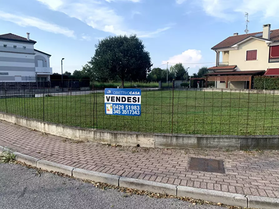 Immagine 1 di Terreno in vendita  a Borgo Veneto