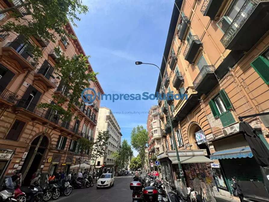 Immagine 2 di Attività commerciale in vendita  in Via Alessandro Scarlatti a Napoli