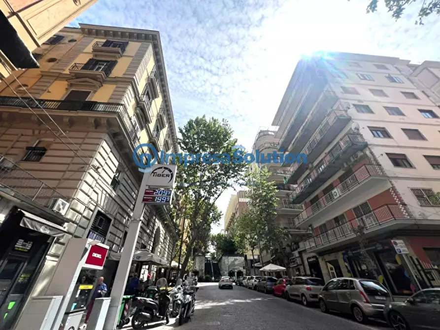 Immagine 3 di Attività commerciale in vendita  in Via Alessandro Scarlatti a Napoli