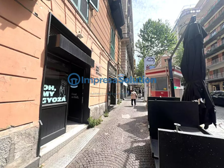 Immagine 4 di Attività commerciale in vendita  in Via Alessandro Scarlatti a Napoli