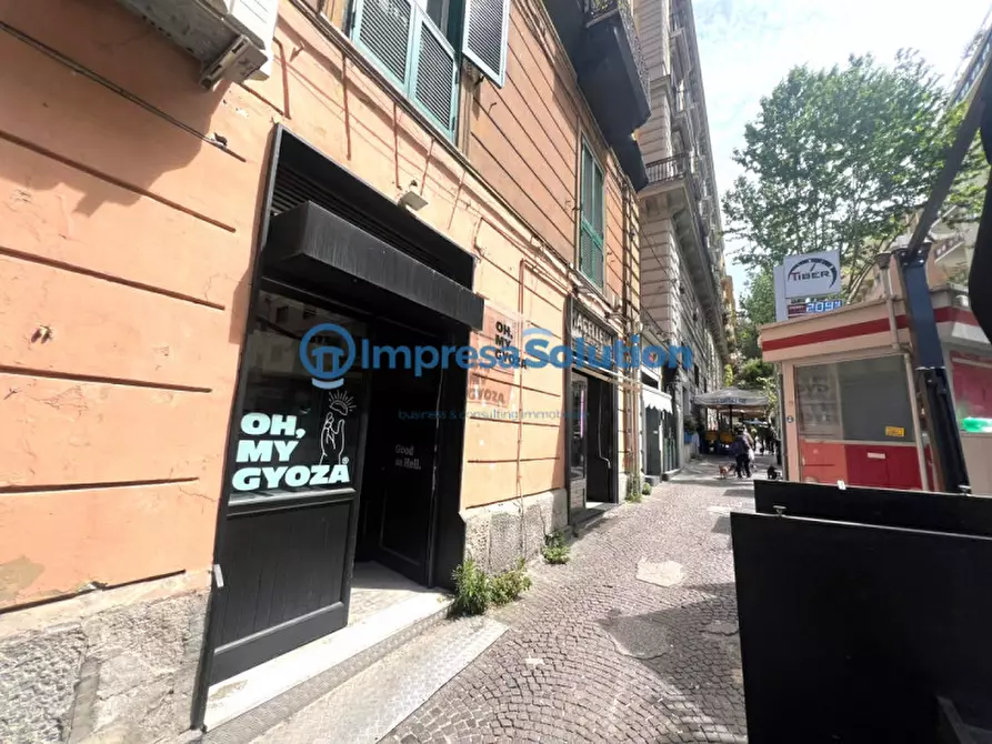 Immagine 8 di Attività commerciale in vendita  in Via Alessandro Scarlatti a Napoli