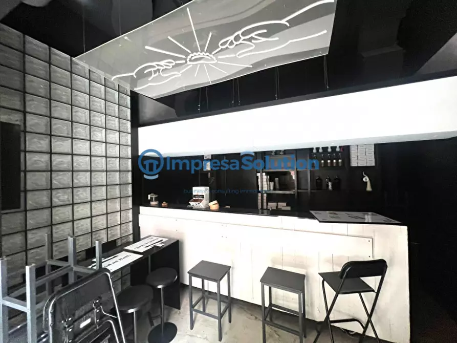 Immagine 10 di Attività commerciale in vendita  in Via Alessandro Scarlatti a Napoli
