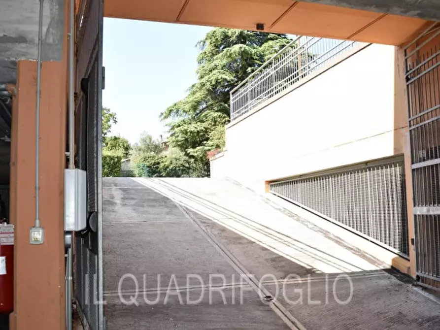 Immagine 2 di Garage in vendita  a Cesena