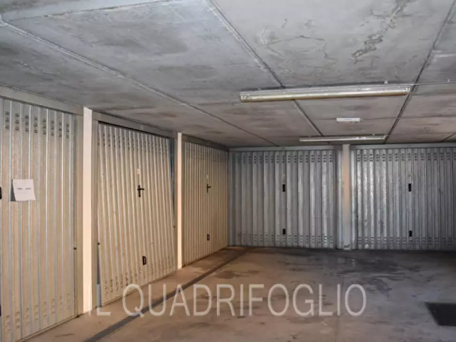 Immagine 3 di Garage in vendita  a Cesena