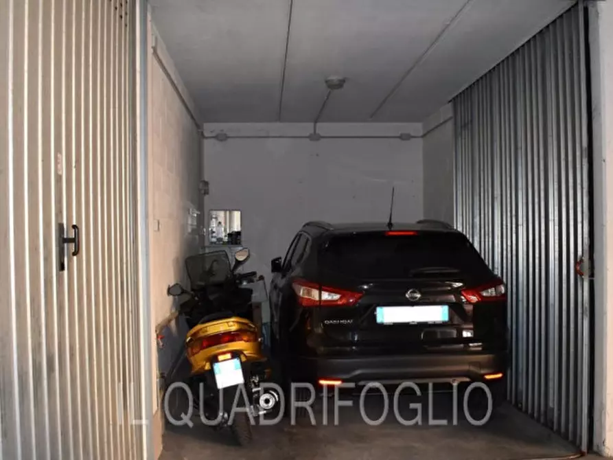 Immagine 4 di Garage in vendita  a Cesena