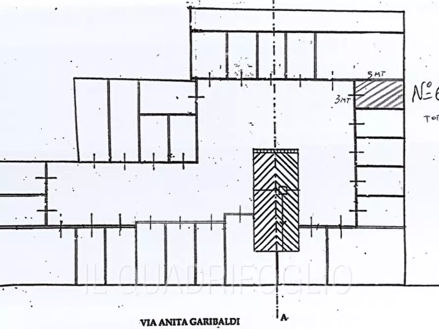 Immagine 5 di Garage in vendita  a Cesena