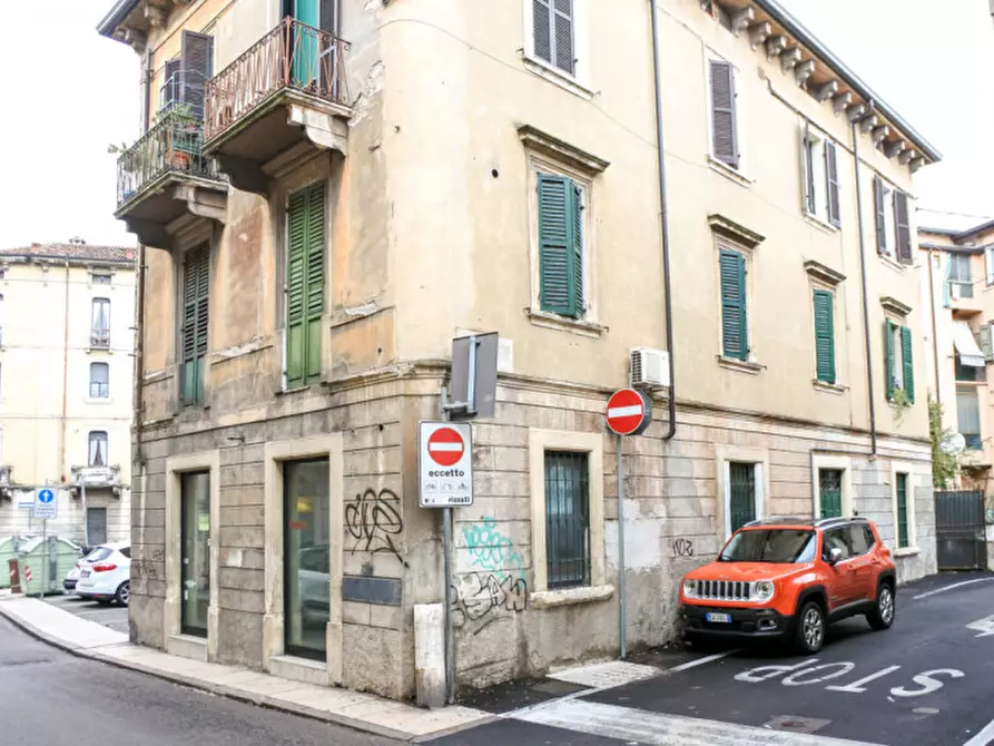 Immagine 3 di Negozio in vendita  in Via Filippo Rosa Morando, 7 a Verona