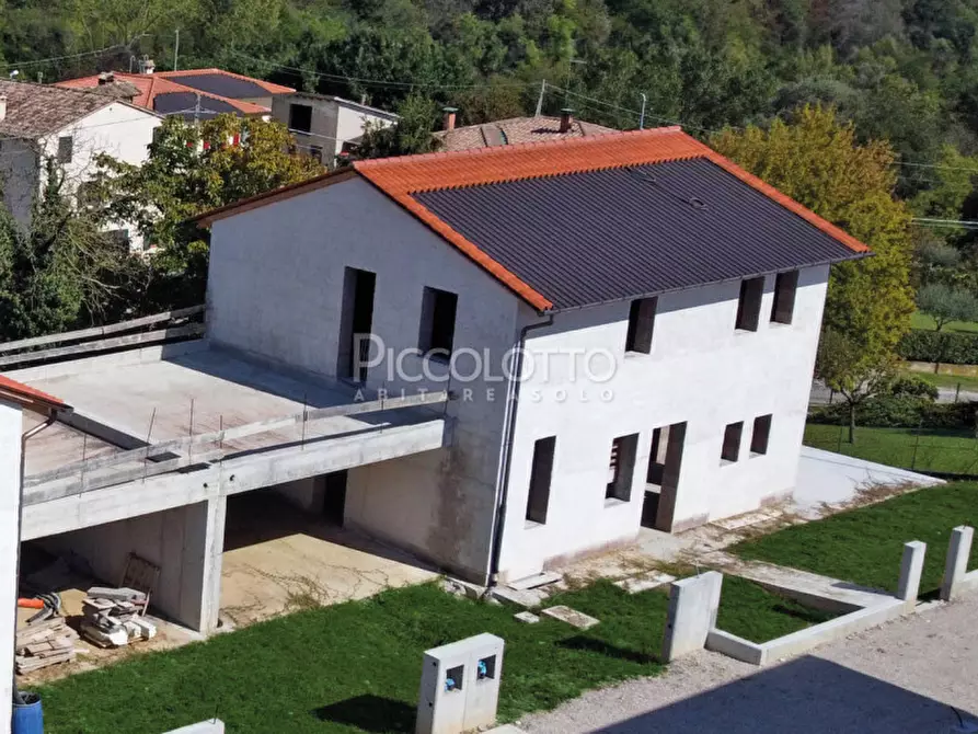 Immagine 3 di Casa bifamiliare in vendita  in Via Cannaregio a Castelcucco