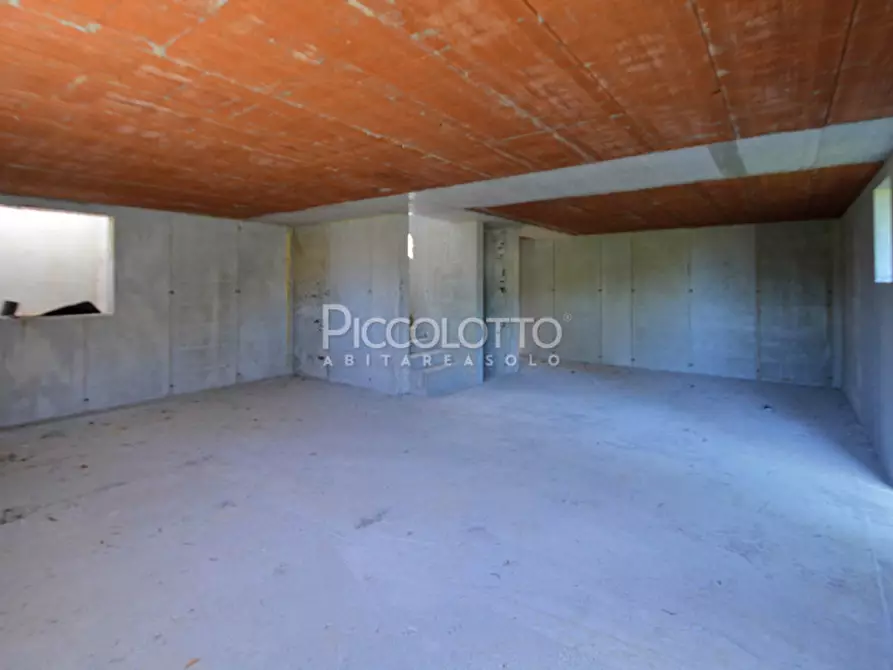 Immagine 6 di Casa bifamiliare in vendita  in Via Cannaregio a Castelcucco