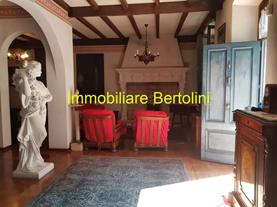 Immagine 1 di Villa in vendita  in centro a San Remo