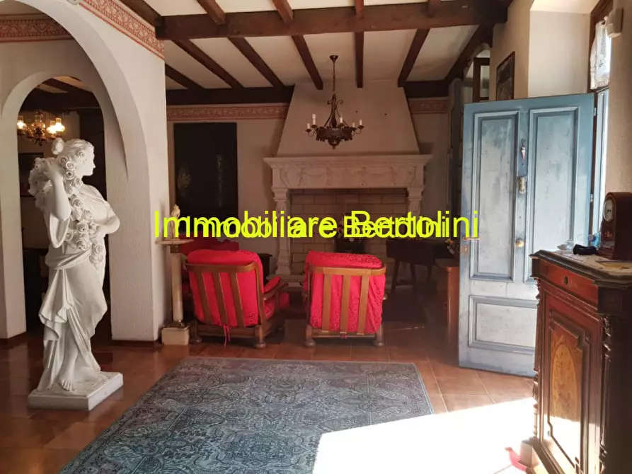 Immagine 1 di Villa in vendita  in centro a San Remo