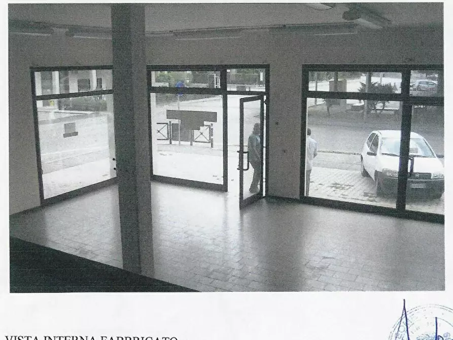 Immagine 2 di Negozio in vendita  in Via Zara 2 a Stra