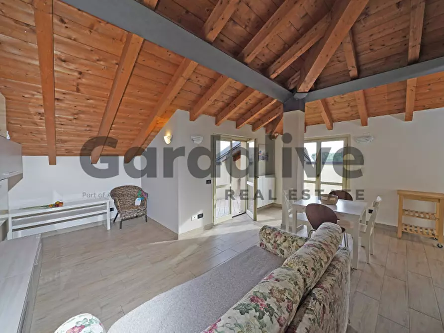 Immagine 5 di Appartamento in vendita  in Via Italo Barbieri a Padenghe Sul Garda