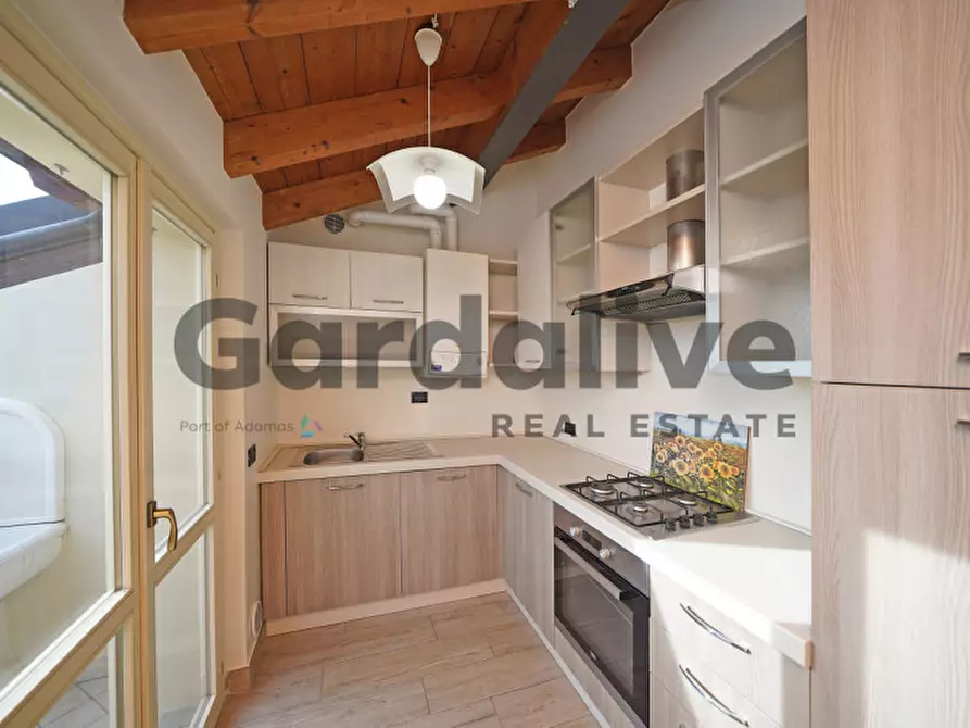 Immagine 8 di Appartamento in vendita  in Via Italo Barbieri a Padenghe Sul Garda