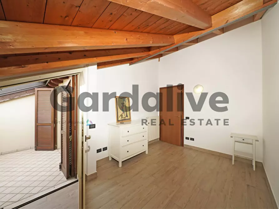 Immagine 12 di Appartamento in vendita  in Via Italo Barbieri a Padenghe Sul Garda