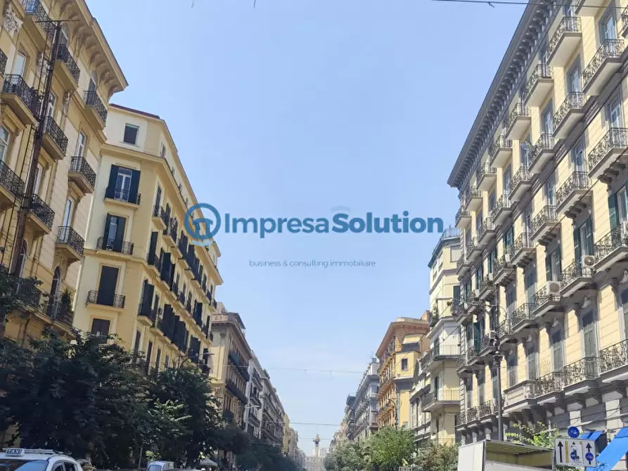 Immagine 3 di Negozio in affitto  in Corso Umberto I a Napoli