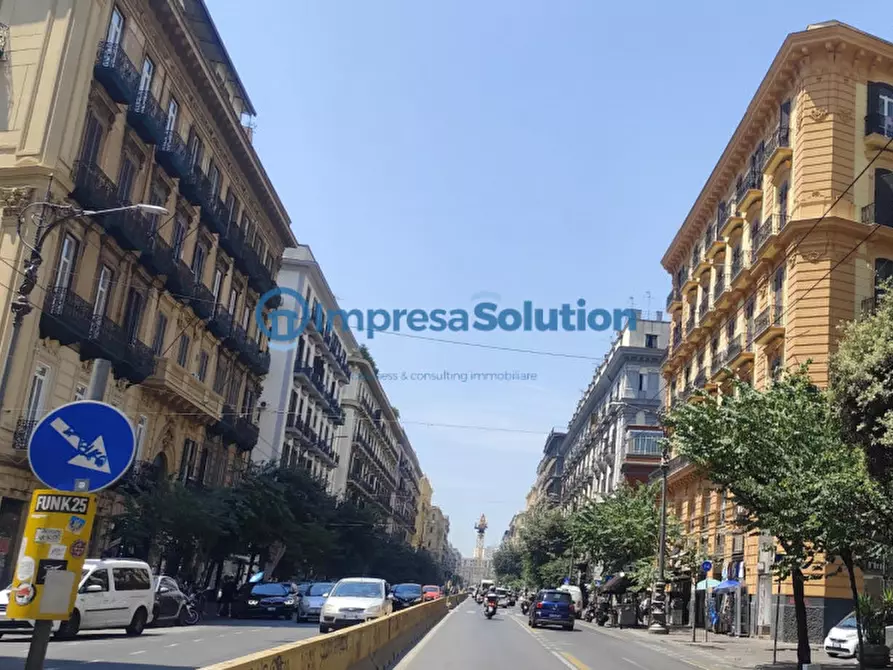 Immagine 5 di Negozio in affitto  in Corso Umberto I a Napoli