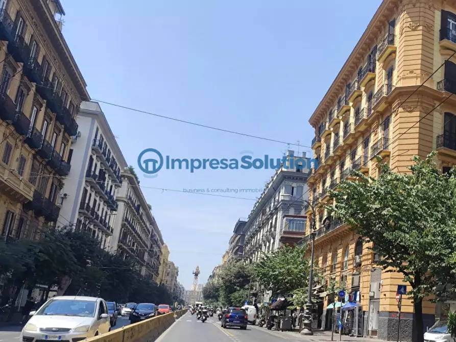 Immagine 8 di Negozio in affitto  in Corso Umberto I a Napoli