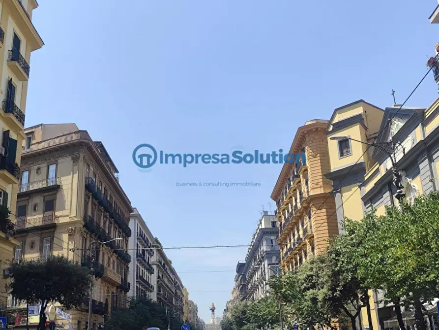 Immagine 11 di Negozio in affitto  in Corso Umberto I a Napoli