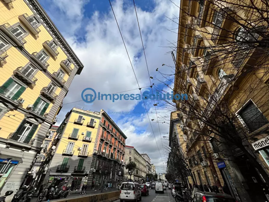 Immagine 11 di Negozio in affitto  in Corso Umberto I a Napoli