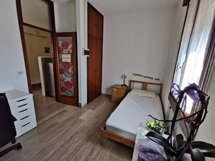 Immagine 1 di Camera in affitto  a Legnaro