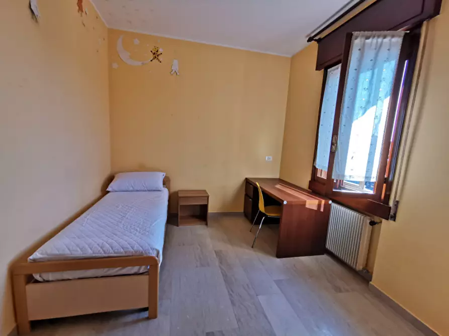 Immagine 3 di Camera in affitto  a Legnaro