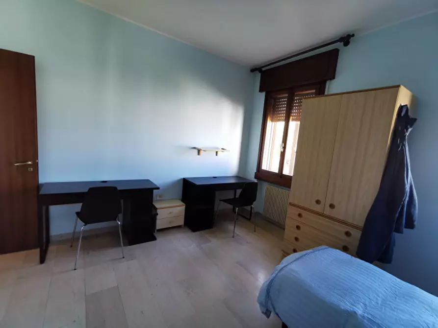 Immagine 2 di Camera in affitto  a Legnaro