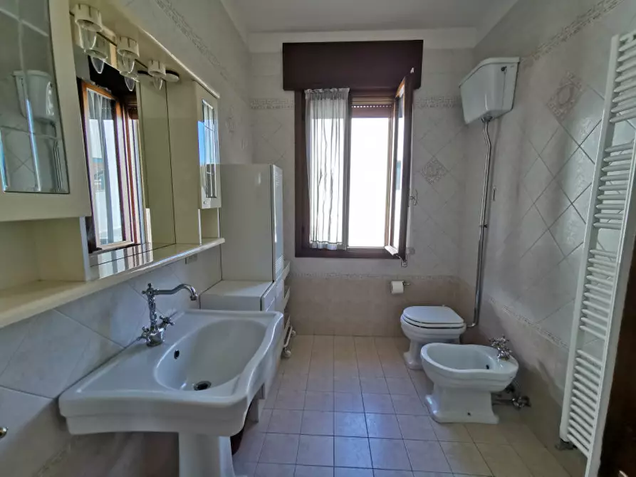 Immagine 3 di Camera in affitto  a Legnaro