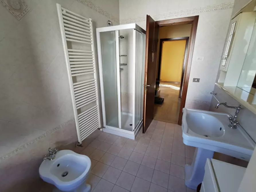 Immagine 4 di Camera in affitto  a Legnaro