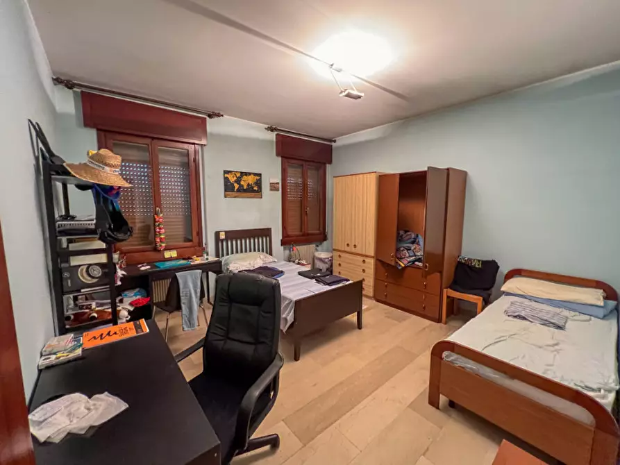 Immagine 13 di Camera in affitto  a Legnaro