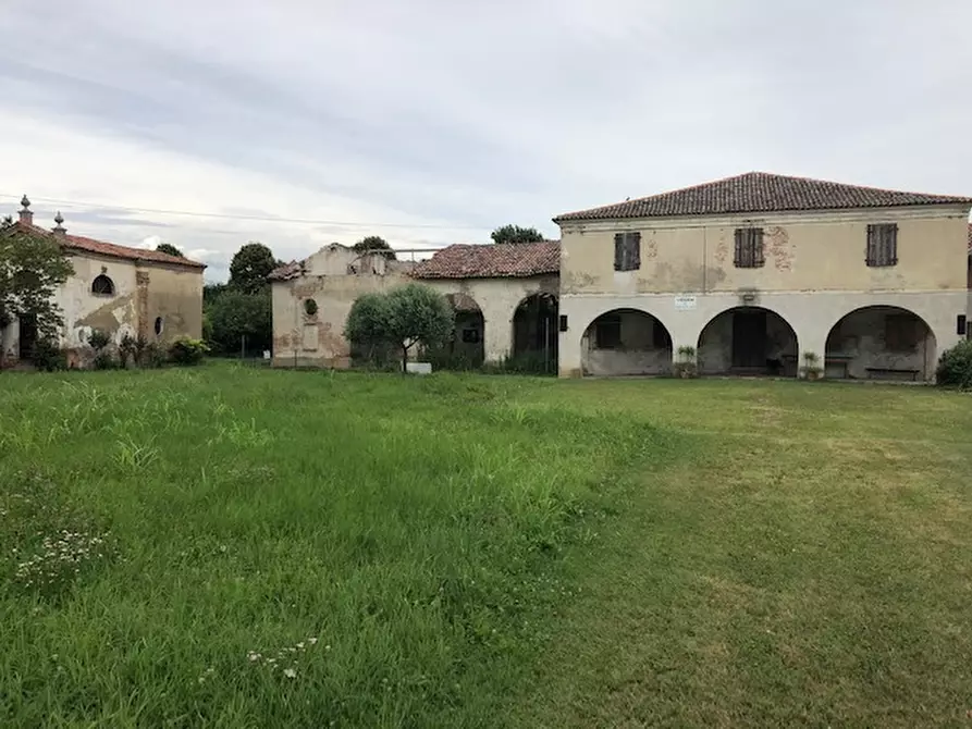 Immagine 1 di Villa in vendita  a Veggiano