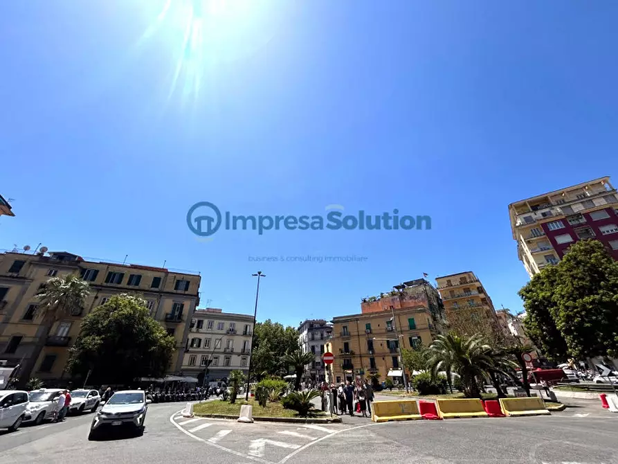 Immagine 1 di Attività commerciale in vendita  in Piazza degli Artisti a Napoli
