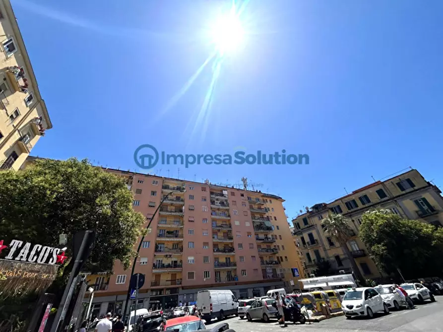 Immagine 5 di Attività commerciale in vendita  in Piazza degli Artisti a Napoli