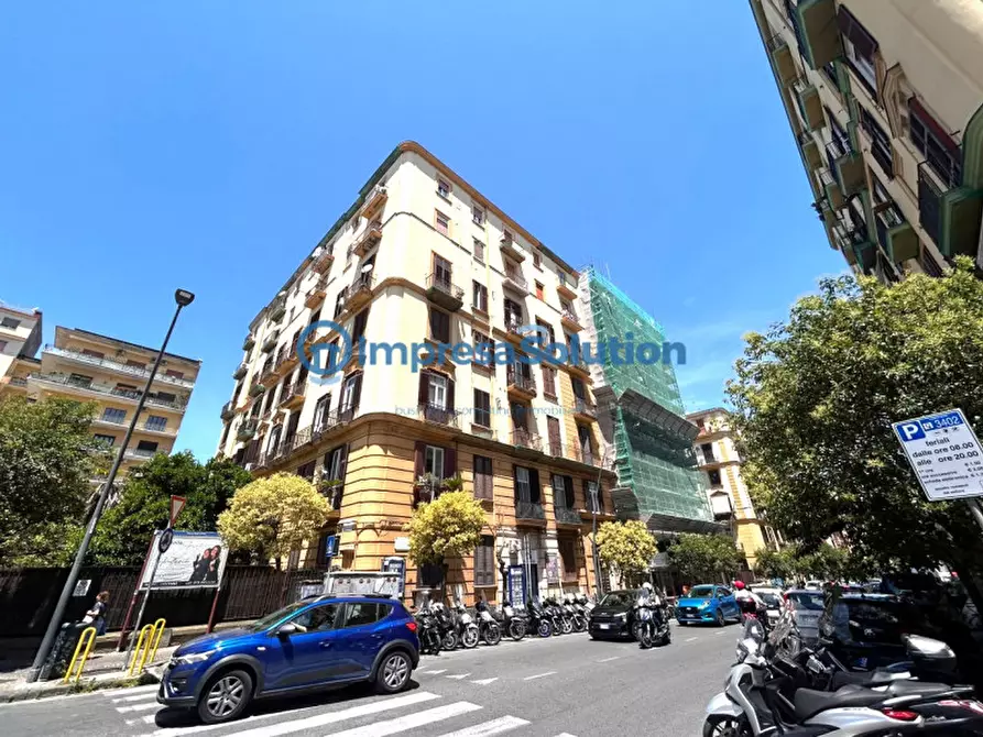 Immagine 8 di Attività commerciale in vendita  in Piazza degli Artisti a Napoli
