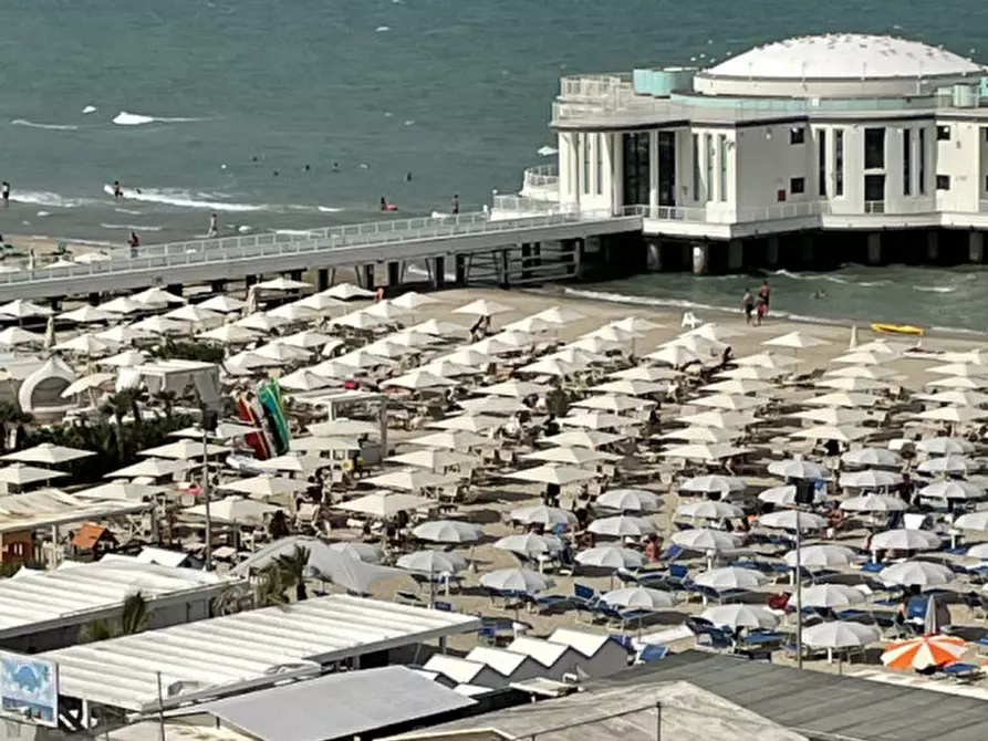 Immagine 1 di Attico in vendita  in Lungomare Alighieri a Senigallia