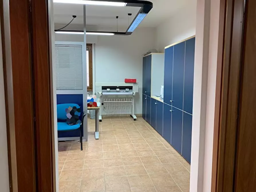 Immagine 5 di Ufficio in affitto  in via marconi a Montevarchi