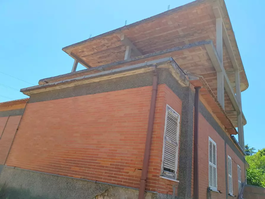 Immagine 4 di Palazzo in vendita  in via della Stazione di Cesano a Roma