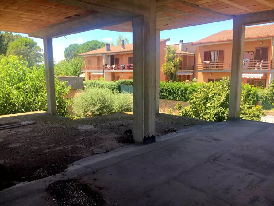 Immagine 27 di Palazzo in vendita  in via della Stazione di Cesano a Roma