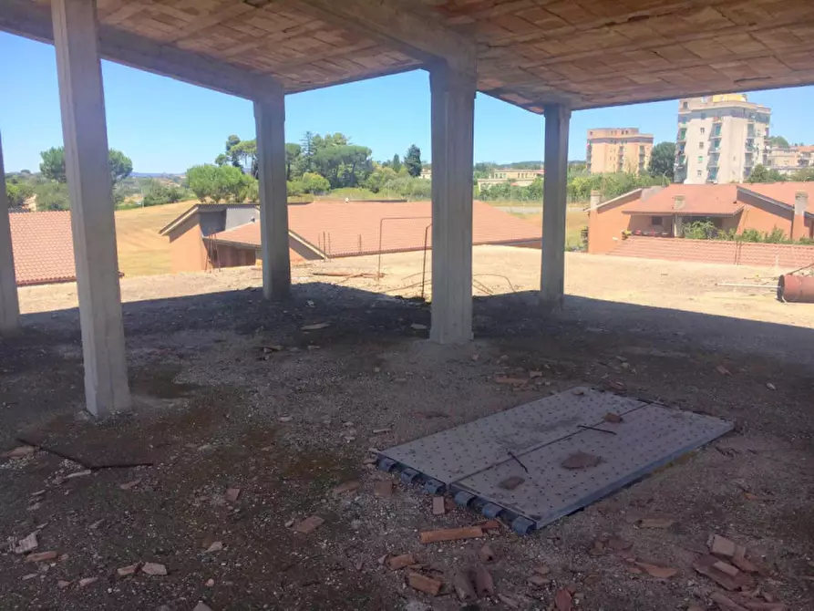 Immagine 36 di Palazzo in vendita  in via della Stazione di Cesano a Roma