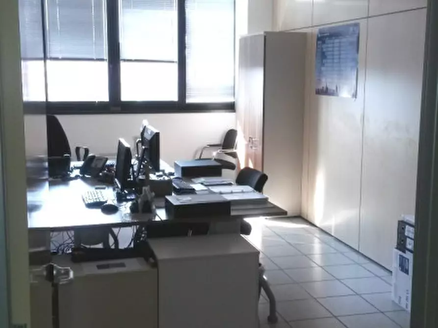Immagine 8 di Ufficio in affitto  in VIA BURONA a Vimodrone