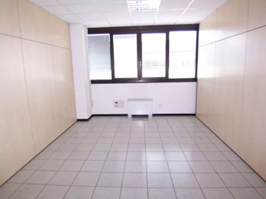Immagine 18 di Ufficio in affitto  in VIA BURONA a Vimodrone